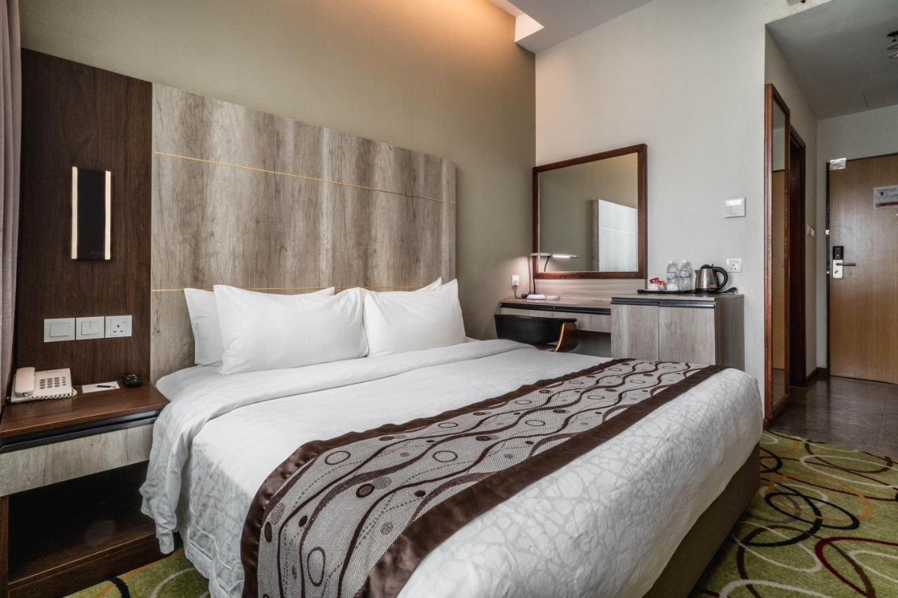 Ano Hotel Miri Exteriör bild
