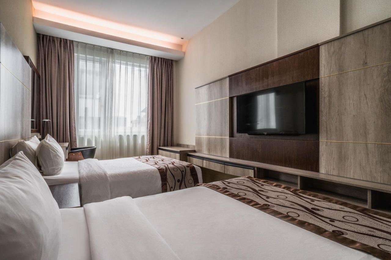 Ano Hotel Miri Exteriör bild