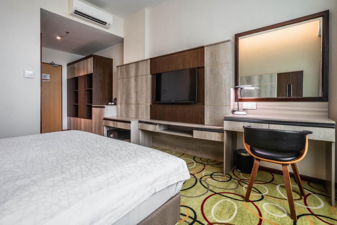Ano Hotel Miri Exteriör bild